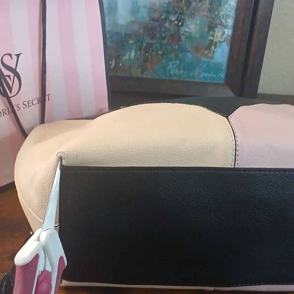 VICTORIA'S SECRET The Victoria Slouchy Satchel in Blush Colorblock - Picture 8 of 13